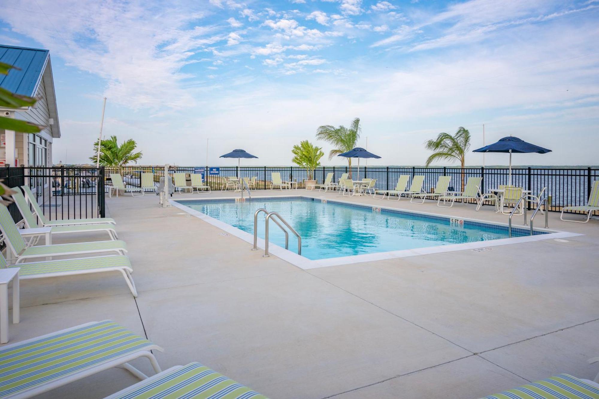 Blufin Bungalows & Marina Chincoteague Esterno foto