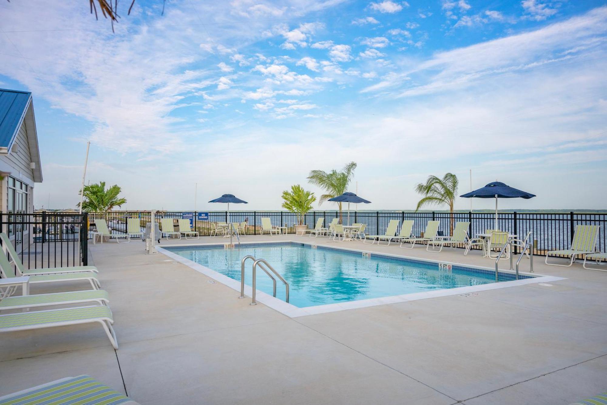 Blufin Bungalows & Marina Chincoteague Esterno foto